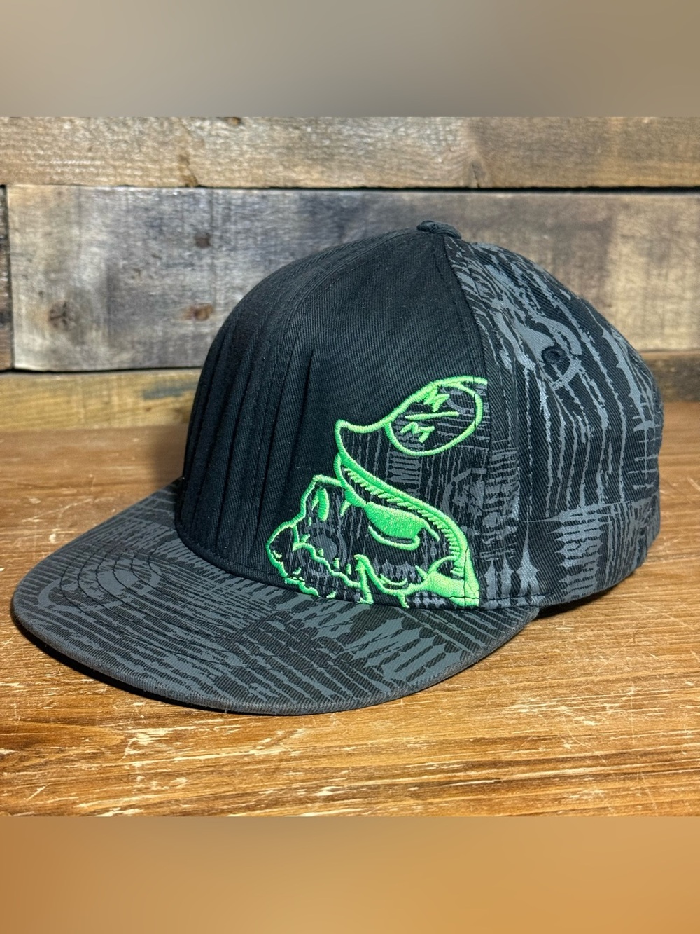 Metal Mulisha Black Flexfit Stretch Fit Size Youth Hat Cap Neon Green Skull Logo